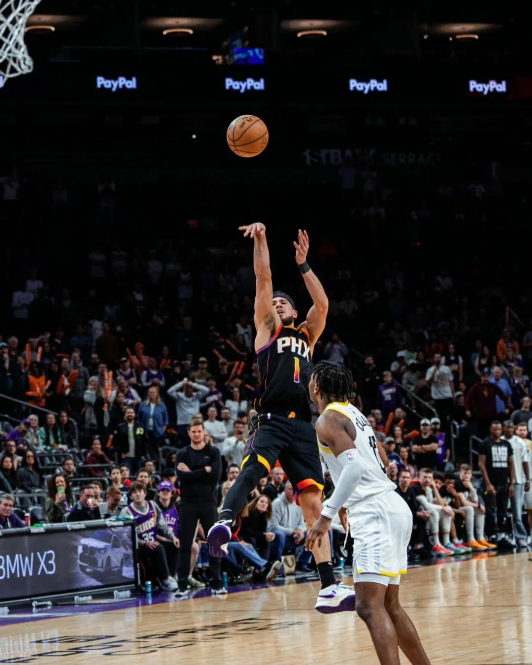 阿扎伦卡回归赛场，败北首场状态亮眼，公牛观众沸腾！